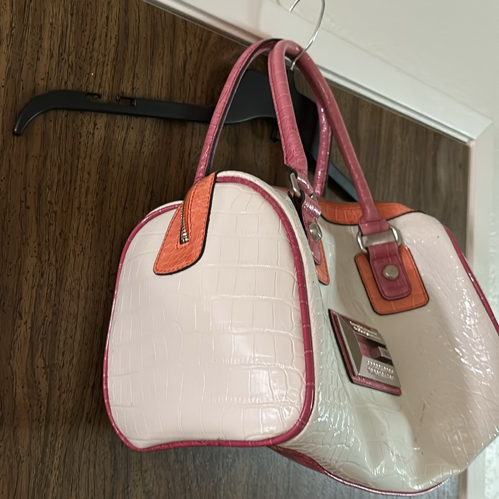 Guess purse white/ pink - Picture 3 of 11